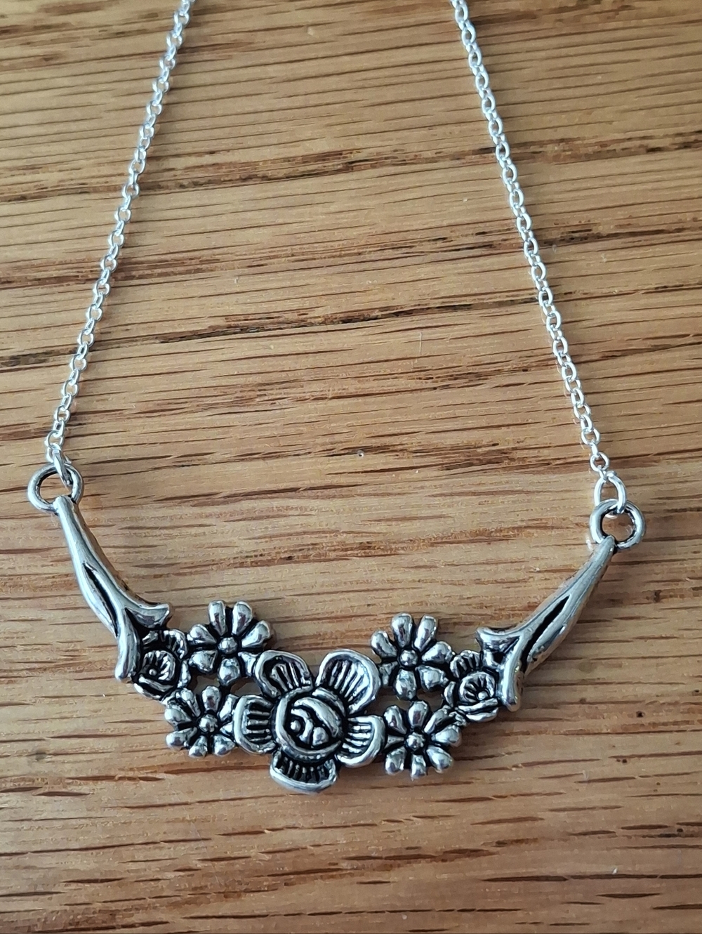 Silver Floral Pendant Necklace - Women Jewelry